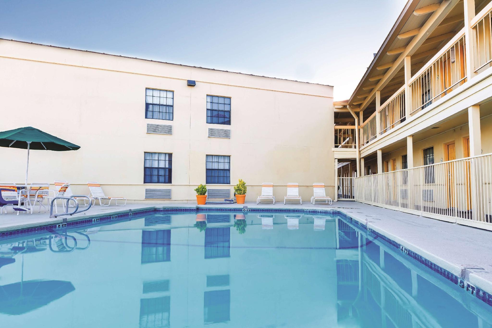 Travelodge By Wyndham El Paso - Airport Exterior photo